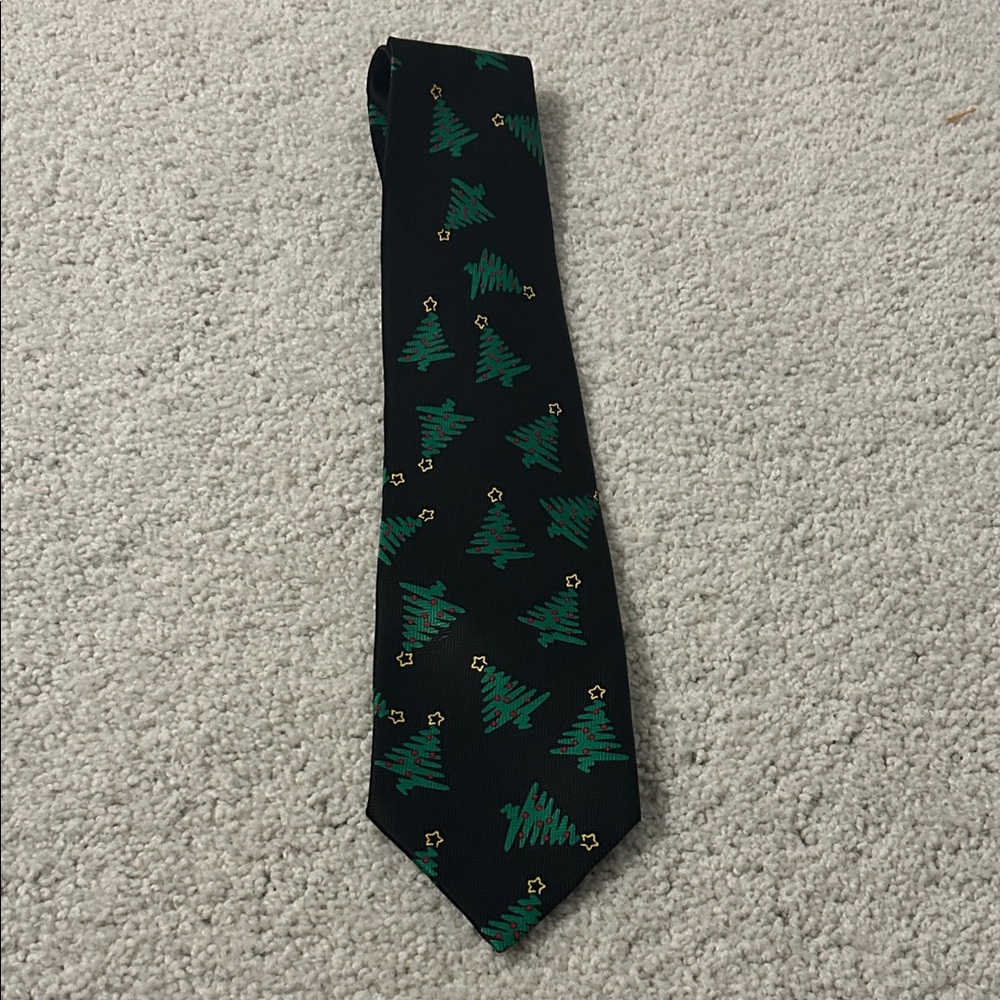 Festive Green Tree Patterned Tie